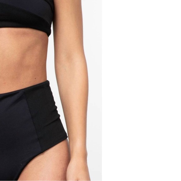 l*space ★ Black One Shoulder Jackie Bikini Set - Picture 7 of 16